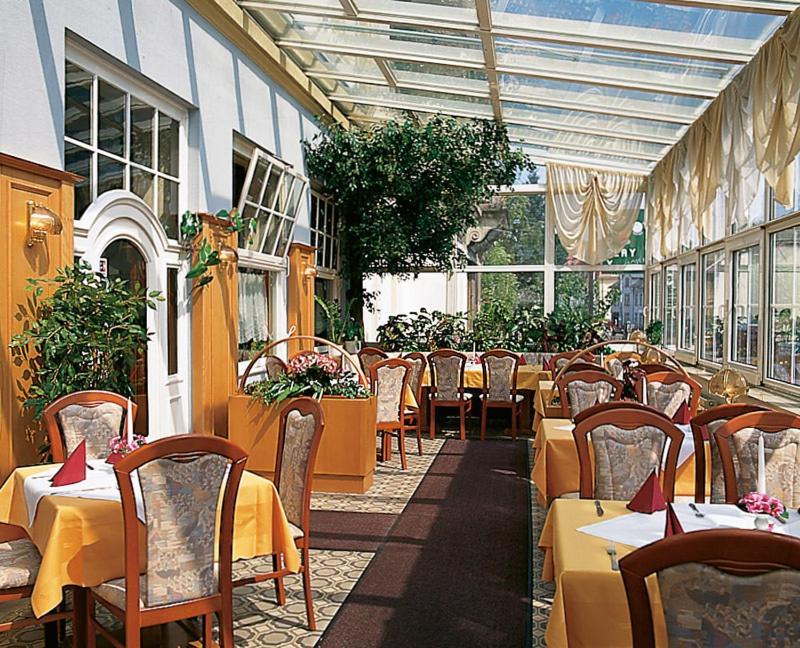 Hotel - Restaurant Kurhaus Klotzsche Dresden Exterior photo